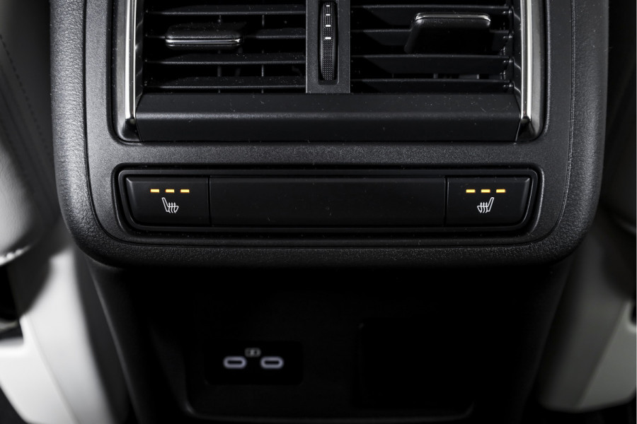 Mazda CX-60 2.5 e-SkyActiv PHEV Takumi | Dig.Cockpit | Adapt.Cruise | Winterpakket | PDC | Camera | NAV + App.Connect | ECC | Trekhaak | LM 21" |