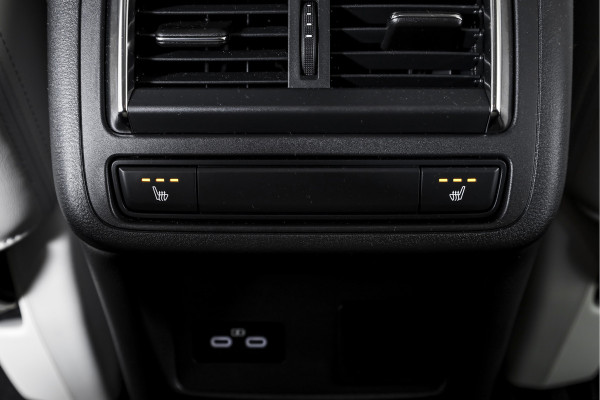 Mazda CX-60 2.5 e-SkyActiv PHEV Takumi | Dig.Cockpit | Adapt.Cruise | Winterpakket | PDC | Camera | NAV + App.Connect | ECC | Trekhaak | LM 21" |