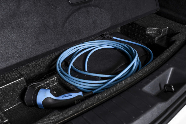 Mazda CX-60 2.5 e-SkyActiv PHEV Takumi | Dig.Cockpit | Adapt.Cruise | Winterpakket | PDC | Camera | NAV + App.Connect | ECC | Trekhaak | LM 21" |