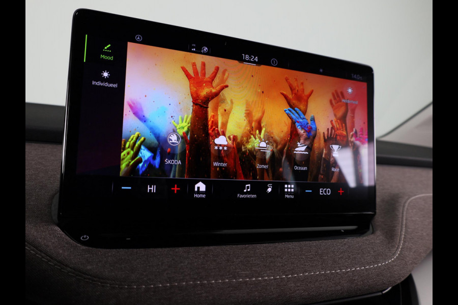 Škoda ENYAQ iV 80 204pk | Verwarmd sturuwiel | Wegklapare trekhaak | Warmtepomp | Parkeercamera