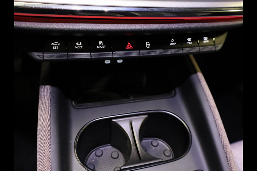 Škoda ENYAQ iV 80 204pk | Verwarmd sturuwiel | Wegklapare trekhaak | Warmtepomp | Parkeercamera