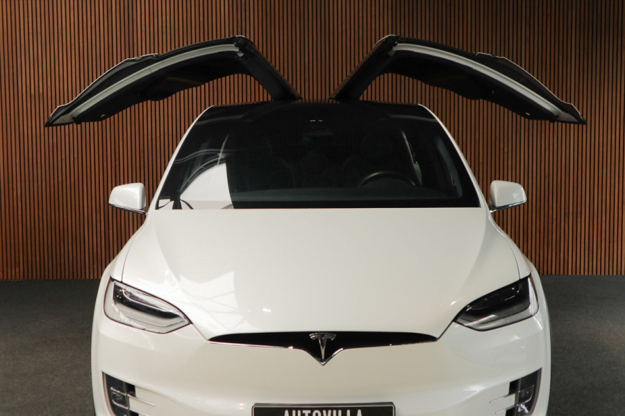 Tesla Model X Dual Motor AWD 7p. 100 kWh Autopilot Leer Navi ACC 360º Stoelverwarming voor & achter Memory Alcantara hemel Climate voor en achter PDC Softclose Afneembare trekhaak 22 inch LM velgen BTW auto