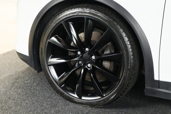 Tesla Model X Dual Motor AWD 7p. 100 kWh Autopilot Leer Navi ACC 360º Stoelverwarming voor & achter Memory Alcantara hemel Climate voor en achter PDC Softclose Afneembare trekhaak 22 inch LM velgen BTW auto