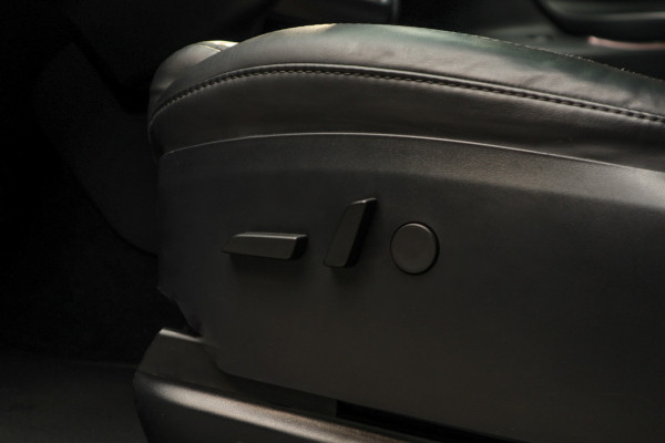 Tesla Model X Dual Motor AWD 7p. 100 kWh Autopilot Leer Navi ACC 360º Stoelverwarming voor & achter Memory Alcantara hemel Climate voor en achter PDC Softclose Afneembare trekhaak 22 inch LM velgen BTW auto