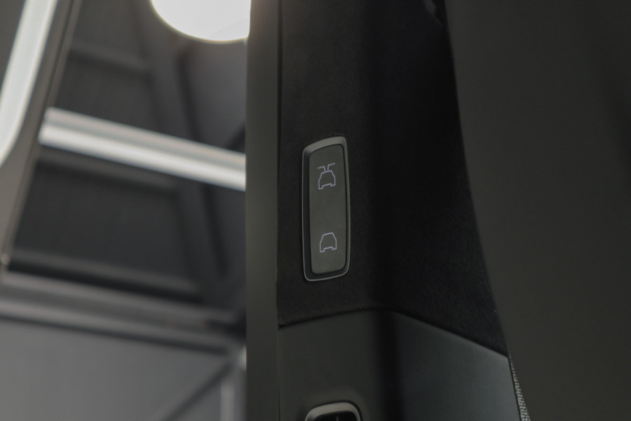 Tesla Model X Dual Motor AWD 7p. 100 kWh Autopilot Leer Navi ACC 360º Stoelverwarming voor & achter Memory Alcantara hemel Climate voor en achter PDC Softclose Afneembare trekhaak 22 inch LM velgen BTW auto