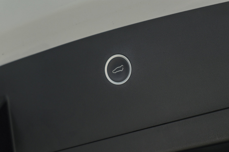 Tesla Model X Dual Motor AWD 7p. 100 kWh Autopilot Leer Navi ACC 360º Stoelverwarming voor & achter Memory Alcantara hemel Climate voor en achter PDC Softclose Afneembare trekhaak 22 inch LM velgen BTW auto