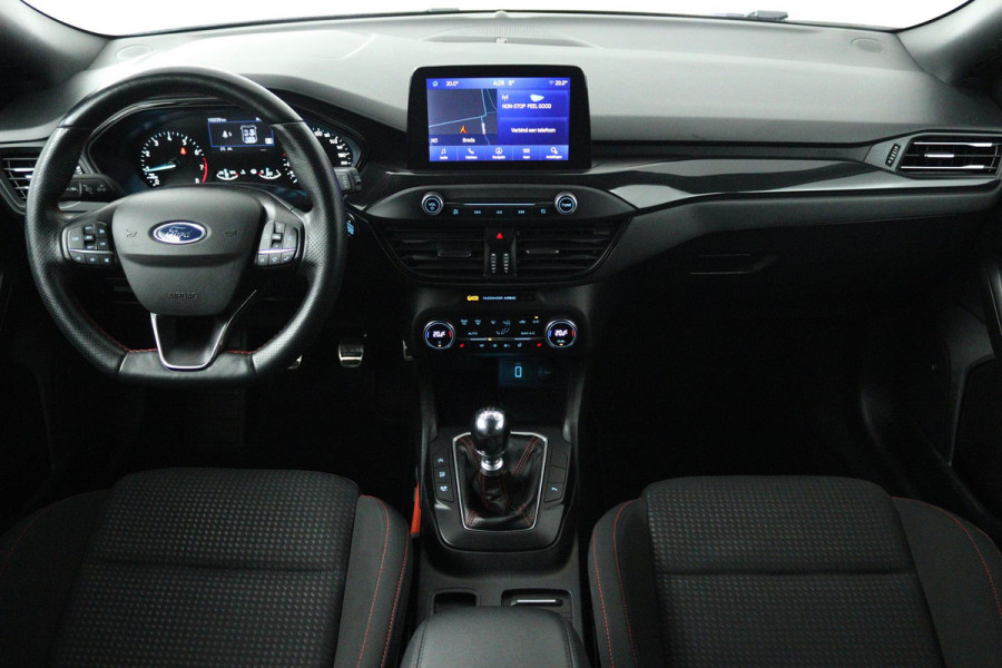 Ford FOCUS Wagon 1.0 EcoBoost ST Line Business (STOEL/STUUR VERWARMING, CRUISE CONTROL, LANE-ASSIST, PARKEERSENSOREN, NAVIGATIE)
