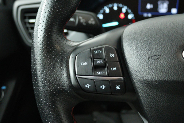 Ford FOCUS Wagon 1.0 EcoBoost ST Line Business (STOEL/STUUR VERWARMING, CRUISE CONTROL, LANE-ASSIST, PARKEERSENSOREN, NAVIGATIE)