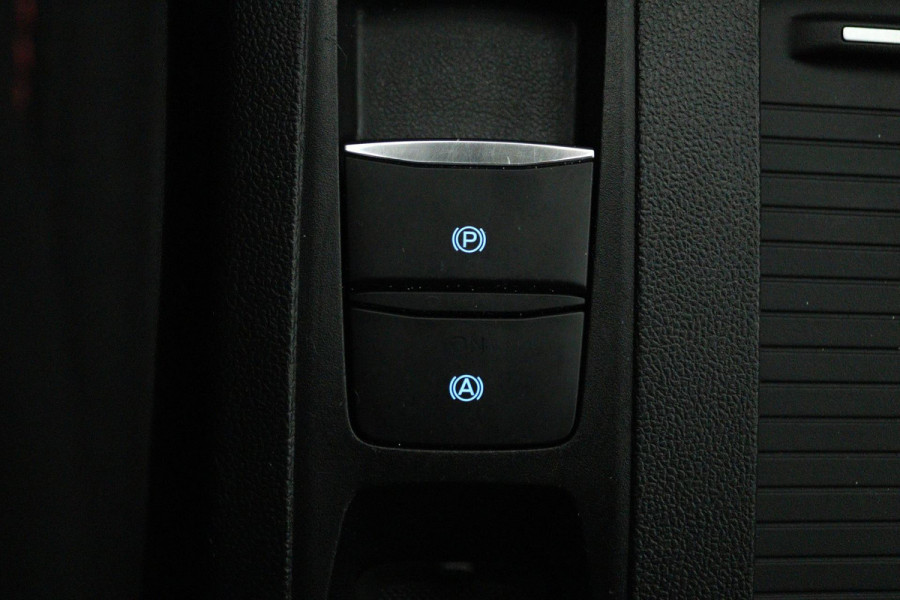 Ford FOCUS Wagon 1.0 EcoBoost ST Line Business (STOEL/STUUR VERWARMING, CRUISE CONTROL, LANE-ASSIST, PARKEERSENSOREN, NAVIGATIE)