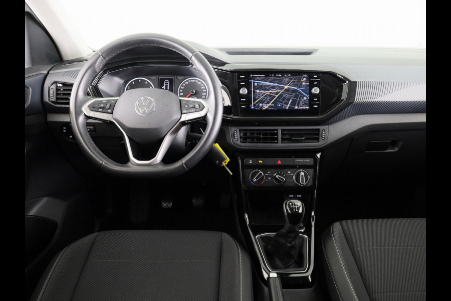 Volkswagen T-Cross 1.0 TSI Life 95 PK | Navigatie | Parkeersensoren voor en achter |