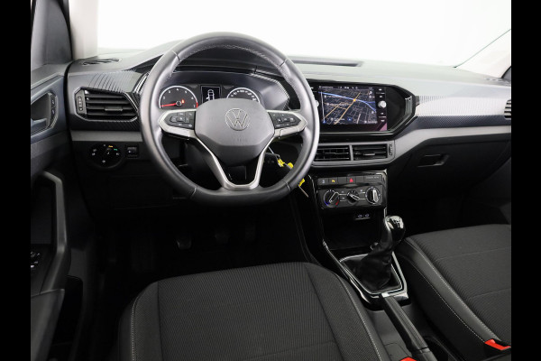 Volkswagen T-Cross 1.0 TSI Life 95 PK | Navigatie | Parkeersensoren voor en achter |