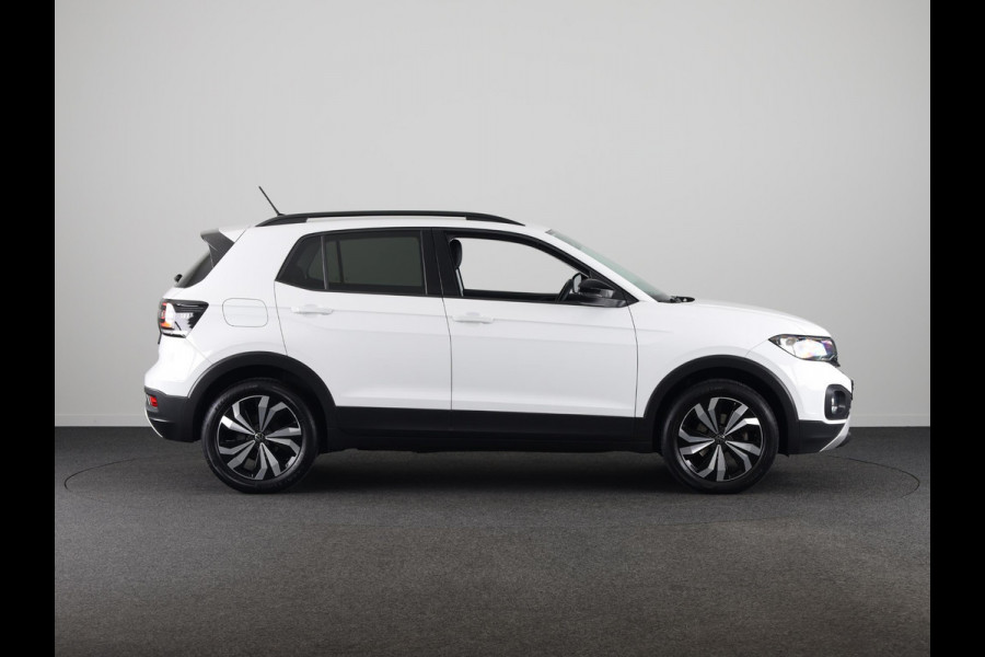 Volkswagen T-Cross 1.0 TSI Life 95 PK | Navigatie | Parkeersensoren voor en achter |