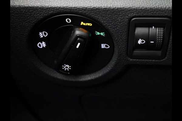 Volkswagen T-Cross 1.0 TSI Life 95 PK | Navigatie | Parkeersensoren voor en achter |