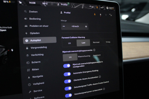 Tesla Model 3 RWD Nieuw Autopilot ACC Stuurverwarm. PDC Leer Navi Panoramadak 360° Elektr. achterklep Stoelverwarming voor & achter Climate voor & achter LM velgen BTW auto! Nieuw!