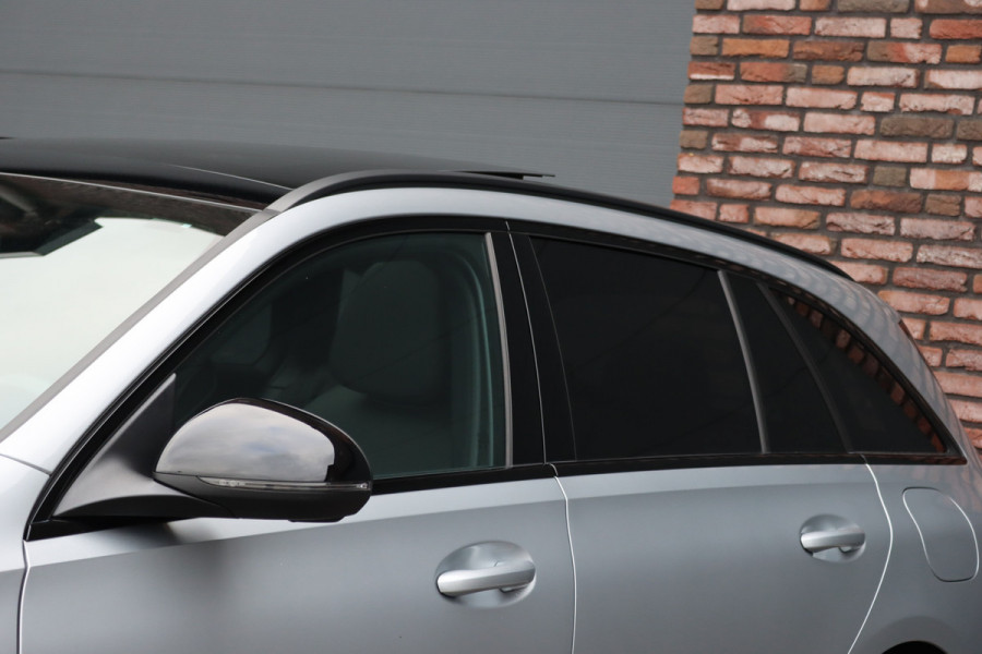 Mercedes-Benz C-Klasse Estate 300 e AMG Line Aut9 | Panoramadak | Distronic | Memory | Trekhaak | Leder | Camera | Sfeerverlichting | Dodehoekassistent | Stoelverwarming | High Perf. LED |