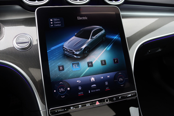 Mercedes-Benz C-Klasse Estate 300 e AMG Line Aut9 | Panoramadak | Distronic | Memory | Trekhaak | Leder | Camera | Sfeerverlichting | Dodehoekassistent | Stoelverwarming | High Perf. LED |