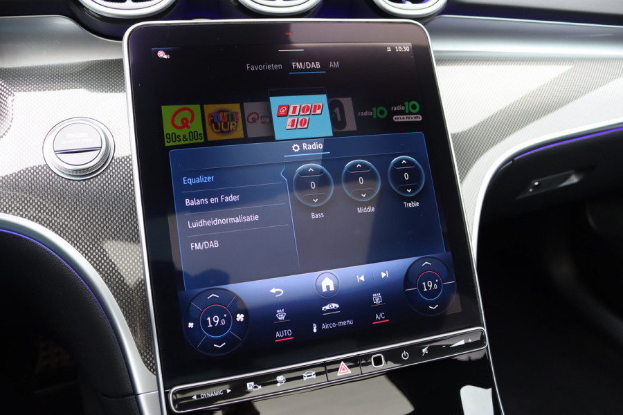 Mercedes-Benz C-Klasse Estate 300 e AMG Line Aut9 | Panoramadak | Distronic | Memory | Trekhaak | Leder | Camera | Sfeerverlichting | Dodehoekassistent | Stoelverwarming | High Perf. LED |