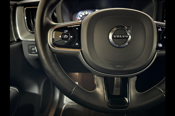 Volvo XC60 2.0 Recharge T6 AWD Ultimate Dark Pano H/D 360° HUD Trekh.