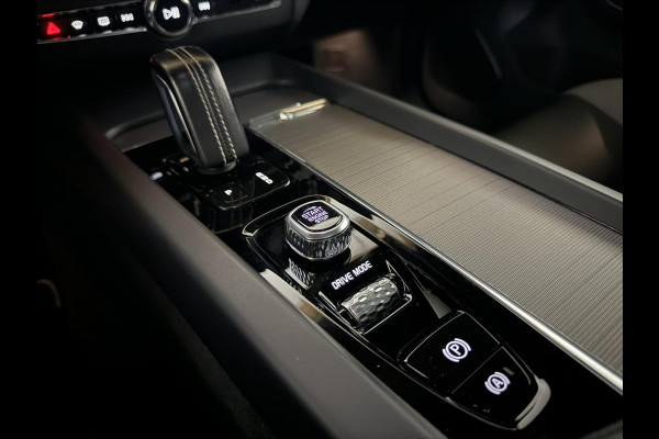 Volvo XC60 2.0 Recharge T6 AWD Ultimate Dark Pano H/D 360° HUD Trekh.