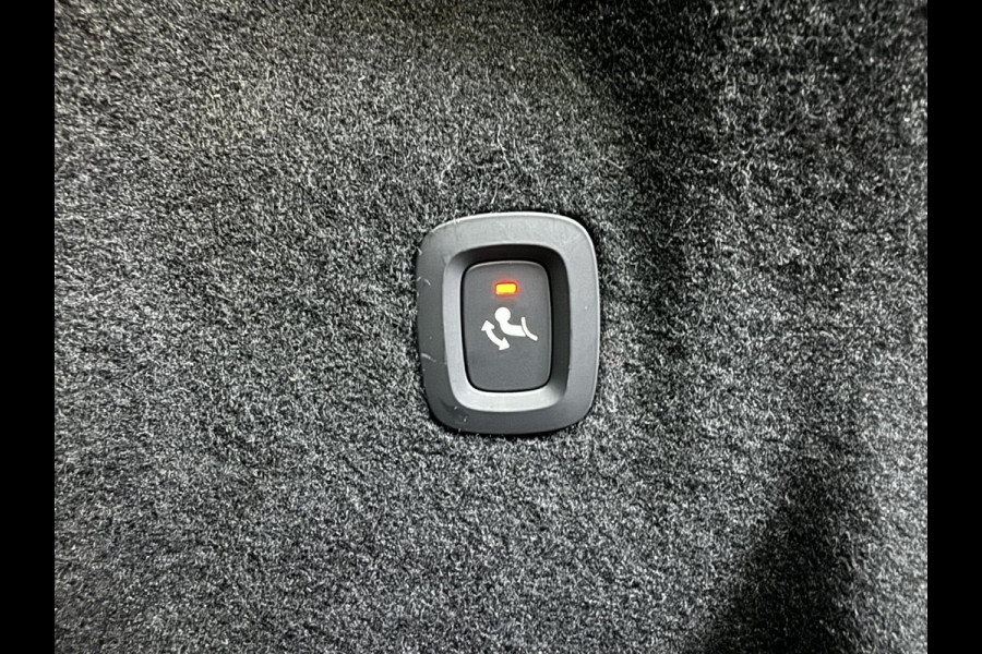 Volvo XC60 2.0 Recharge T6 AWD Ultimate Dark Pano H/D 360° HUD Trekh.