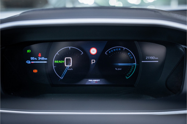 Peugeot e-2008 EV GT 54 kWh ** Camera ** Navigatie ** Rijbereik tot 568km (WLTP)