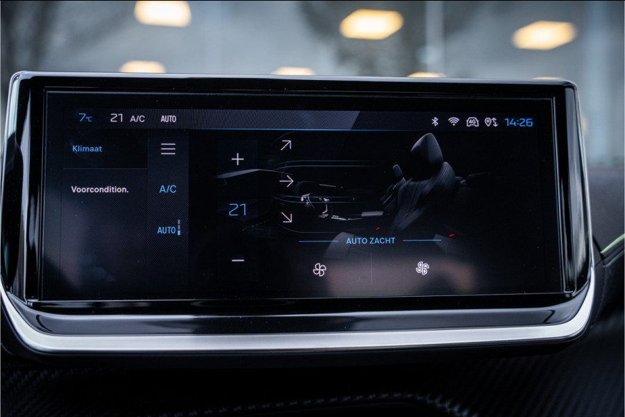 Peugeot e-2008 EV GT 54 kWh ** Camera ** Navigatie ** Rijbereik tot 568km (WLTP)