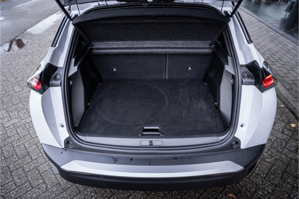 Peugeot e-2008 EV GT 54 kWh ** Camera ** Navigatie ** Rijbereik tot 568km (WLTP)