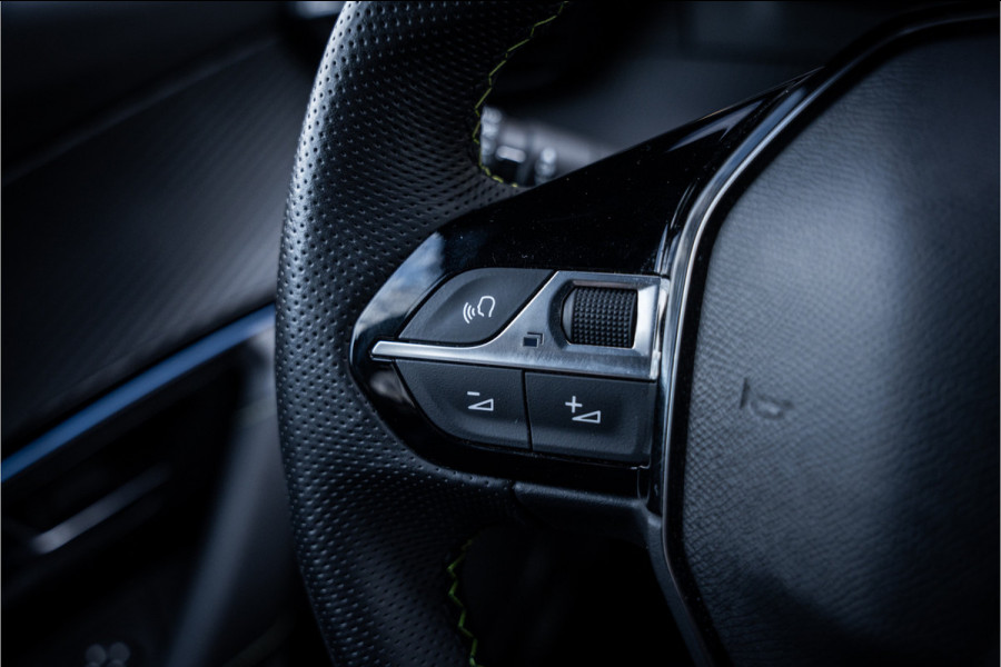 Peugeot e-2008 EV GT 54 kWh ** Camera ** Navigatie ** Rijbereik tot 568km (WLTP)