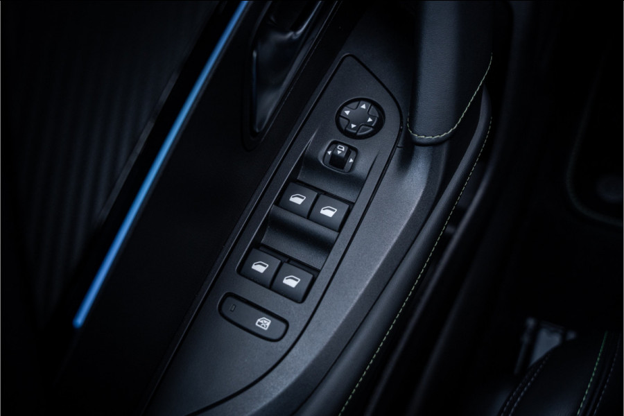 Peugeot e-2008 EV GT 54 kWh ** Camera ** Navigatie ** Rijbereik tot 568km (WLTP)