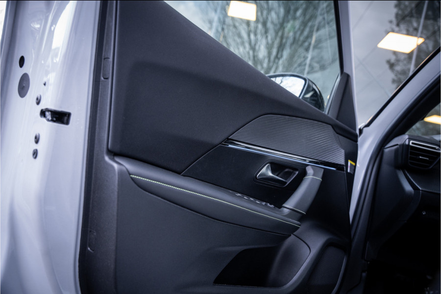 Peugeot e-2008 EV GT 54 kWh ** Camera ** Navigatie ** Rijbereik tot 568km (WLTP)