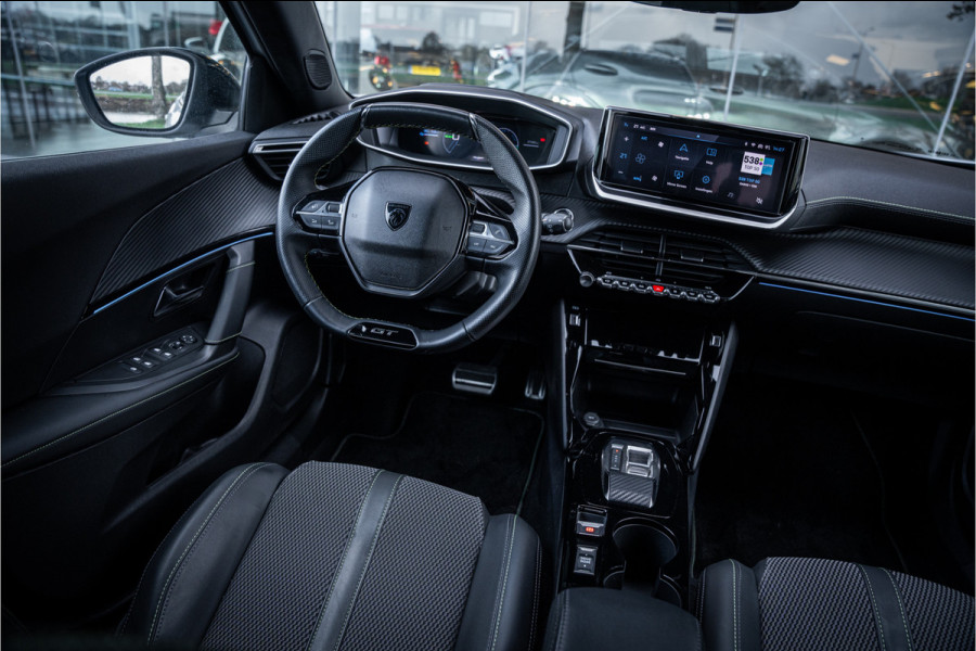 Peugeot e-2008 EV GT 54 kWh ** Camera ** Navigatie ** Rijbereik tot 568km (WLTP)