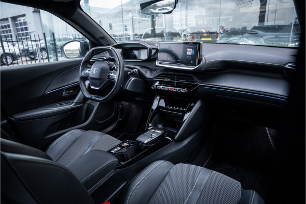 Peugeot e-2008 EV GT 54 kWh ** Camera ** Navigatie ** Rijbereik tot 568km (WLTP)