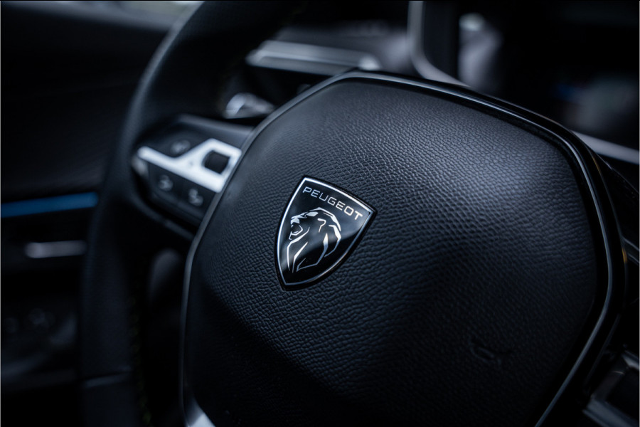 Peugeot e-2008 EV GT 54 kWh ** Camera ** Navigatie ** Rijbereik tot 568km (WLTP)