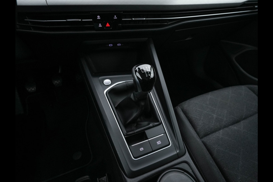 Volkswagen Golf Variant 2.0 TDI Life Business (INCL-BTW)  *FULL-LED | DIGI-COCKPIT | NAVI-FULLMAP | HEATED-COMFORTSEATS | KEYLESS | DAB+ | CARPLAY | ECC | AMBIENT-LIGHT | PDC | 16''ALU*