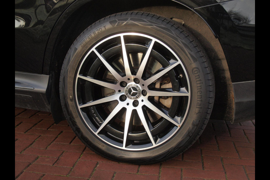 Mercedes-Benz EQC 400 4MATIC Business Solution AMG 80 kWh | AMG Night Edition | Camera | Cruise Control | Sfeerverlichting | NL-Auto |