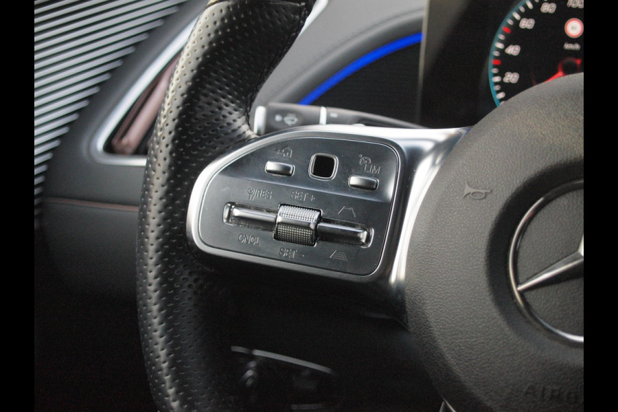 Mercedes-Benz EQC 400 4MATIC Business Solution AMG 80 kWh | AMG Night Edition | Camera | Cruise Control | Sfeerverlichting | NL-Auto |