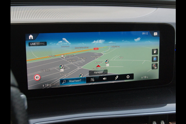 Mercedes-Benz EQC 400 4MATIC Business Solution AMG 80 kWh | AMG Night Edition | Camera | Cruise Control | Sfeerverlichting | NL-Auto |