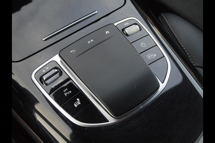 Mercedes-Benz EQC 400 4MATIC Business Solution AMG 80 kWh | AMG Night Edition | Camera | Cruise Control | Sfeerverlichting | NL-Auto |