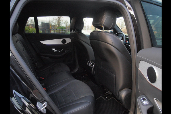 Mercedes-Benz EQC 400 4MATIC Business Solution AMG 80 kWh | AMG Night Edition | Camera | Cruise Control | Sfeerverlichting | NL-Auto |