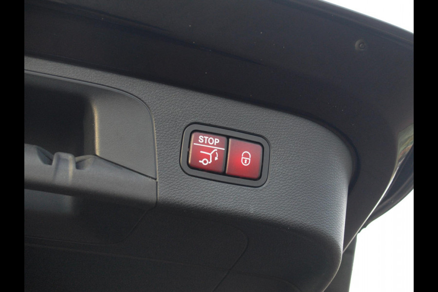 Mercedes-Benz EQC 400 4MATIC Business Solution AMG 80 kWh | AMG Night Edition | Camera | Cruise Control | Sfeerverlichting | NL-Auto |