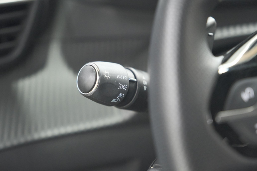 Peugeot 208 Hybrid 136 e-DCS6 GT | Camera | Apple Carplay | Parkeersensoren