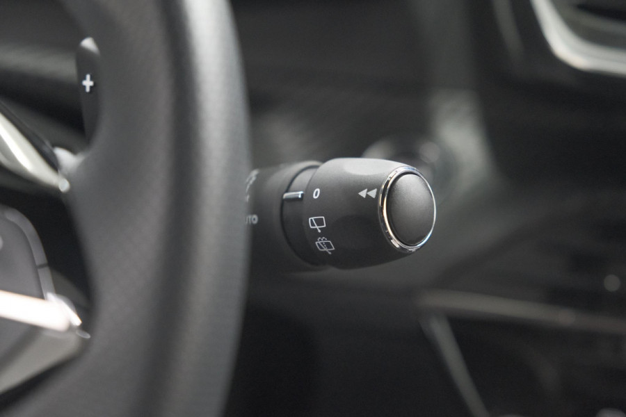 Peugeot 208 Hybrid 136 e-DCS6 GT | Camera | Apple Carplay | Parkeersensoren