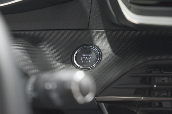 Peugeot 208 Hybrid 136 e-DCS6 GT | Camera | Apple Carplay | Parkeersensoren