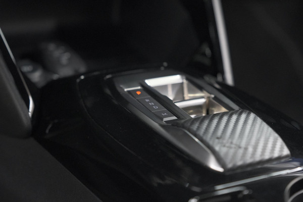 Peugeot 208 Hybrid 136 e-DCS6 GT | Camera | Apple Carplay | Parkeersensoren