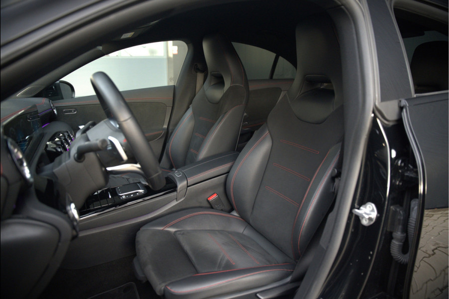 Mercedes-Benz CLA-Klasse 250 e Premium Plus | AMG Line | CLA45 Styling | Stoelverwarming | Keyless | Adaptive Cruise Control | Ambiance verlichting | Camera | Parkeersensoren |