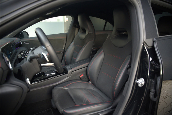 Mercedes-Benz CLA-Klasse 250 e Premium Plus | AMG Line | CLA45 Styling | Stoelverwarming | Keyless | Adaptive Cruise Control | Ambiance verlichting | Camera | Parkeersensoren |