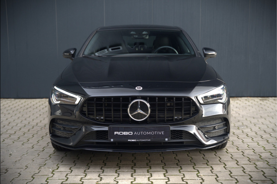 Mercedes-Benz CLA-Klasse 250 e Premium Plus | AMG Line | CLA45 Styling | Stoelverwarming | Keyless | Adaptive Cruise Control | Ambiance verlichting | Camera | Parkeersensoren |