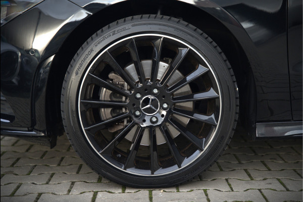 Mercedes-Benz CLA-Klasse 250 e Premium Plus | AMG Line | CLA45 Styling | Stoelverwarming | Keyless | Adaptive Cruise Control | Ambiance verlichting | Camera | Parkeersensoren |