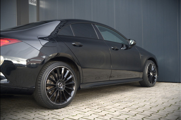 Mercedes-Benz CLA-Klasse 250 e Premium Plus | AMG Line | CLA45 Styling | Stoelverwarming | Keyless | Adaptive Cruise Control | Ambiance verlichting | Camera | Parkeersensoren |