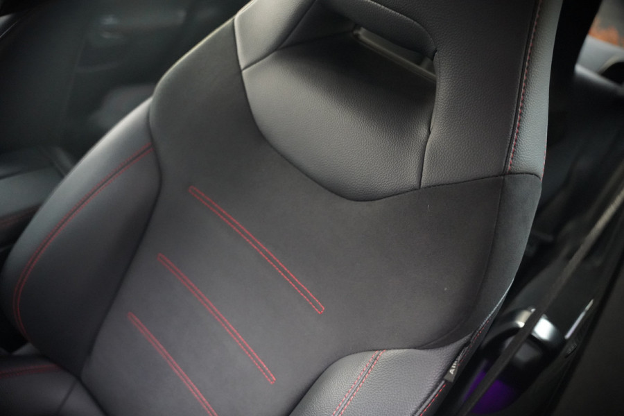 Mercedes-Benz CLA-Klasse 250 e Premium Plus | AMG Line | CLA45 Styling | Stoelverwarming | Keyless | Adaptive Cruise Control | Ambiance verlichting | Camera | Parkeersensoren |